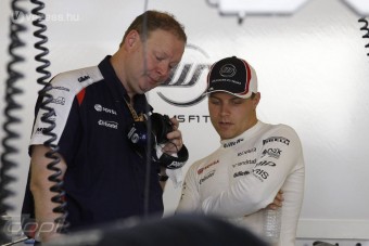 F1: Szándékosan vár ki a Williams