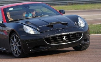 Turbót kaphat a Ferrari California