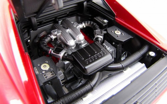 Ott a nyüzsgés mélyén van a V8-as