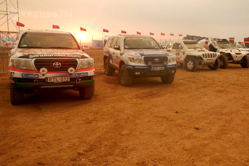 Magyarokkal indul a 2013-as Dakar 12