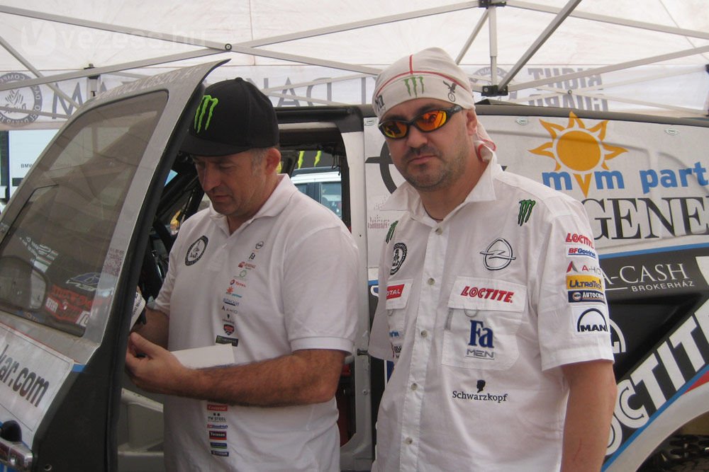 Magyarokkal indul a 2013-as Dakar 18