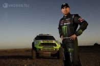 Magyarokkal indul a 2013-as Dakar 44