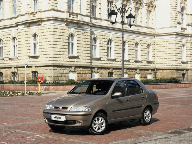 A legkedveltebb családi igavonók 1,2 millióig 5 Az Albea is ott van a mezőnyben, 60-70 darab mindig akad a piacon. Thalia, pepitában, csak francia-török helyett olasz-török együttműködésben készült