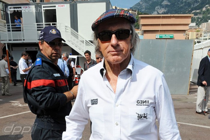 F1: Sokat kockáztat Hamilton