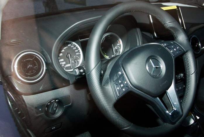 Elektromos magyar Mercedest láttak 1