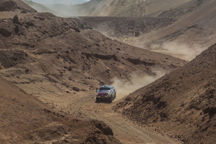 Sainz kiesett, Szalay alig bírt a kormánnyal 8