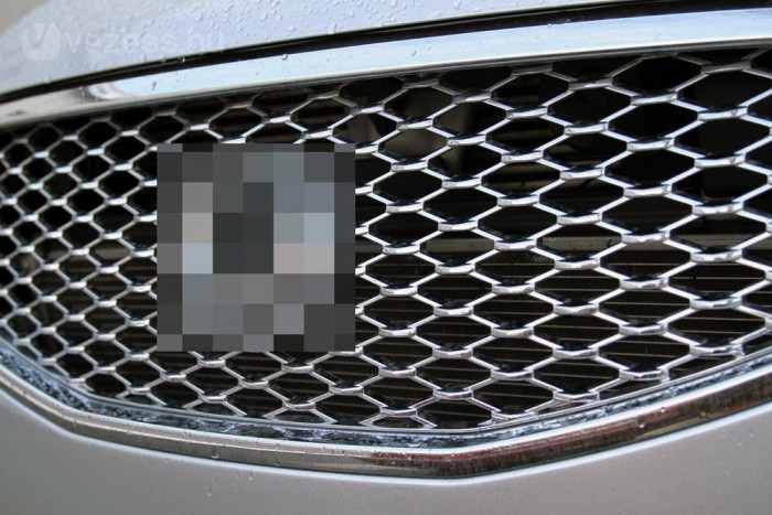 Vajon mi morog a garázsban?