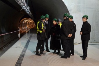 Lengyel delegáció járt a 4-es metróban