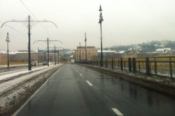 Eltűnt a hó, lehet autózni Budapesten