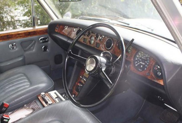 26 millió Freddy Mercury autójáért 3