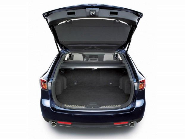 Insignia kombi vagy Dacia Lodgy? 8 | Vezess A középkategóriában a Mazda6 kombiváltozata is meggondolandó alternatíva.