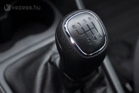 A Skoda Rapidban szolgál a trió legprecízebb sebességváltója, eggyel magasabb kategóriában is megállná a helyét.