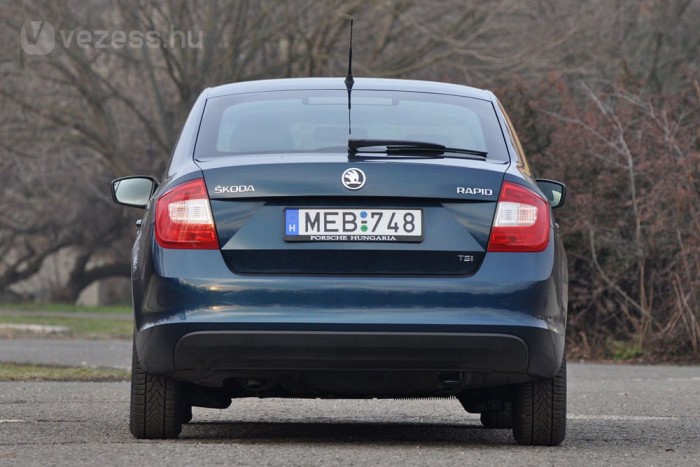 Teszt: Škoda Rapid, Peugeot 301, Chevrolet Aveo 8 | Vezess Ebből a nézőpontból látszik, hogy akárcsak a 301, a Rapid is a keskeny nyomtávval készül