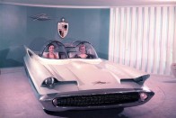 Az eredeti, 1955-ös Lincoln Futura