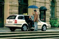 1996-ban a Škoda az Octaviával kezdett nyugati autómárkává válni. 2010-ig futott Tour I néven az előd