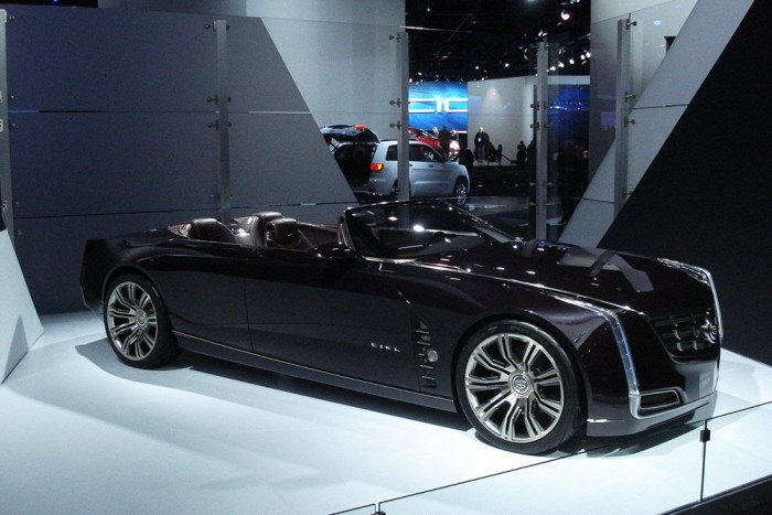 Detroiti Autószalon egy magyar autódizájner szemével 11 Egy félreeső folyosó végében rejtették el a már nem új, de még mindig parádés Cadillac-koncepciót