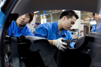 Durva büntetés a sumákoló autógyáraknak