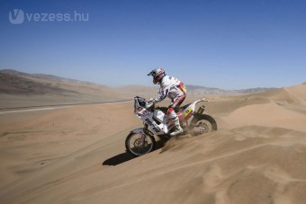 Egy pillanatra a bukástól