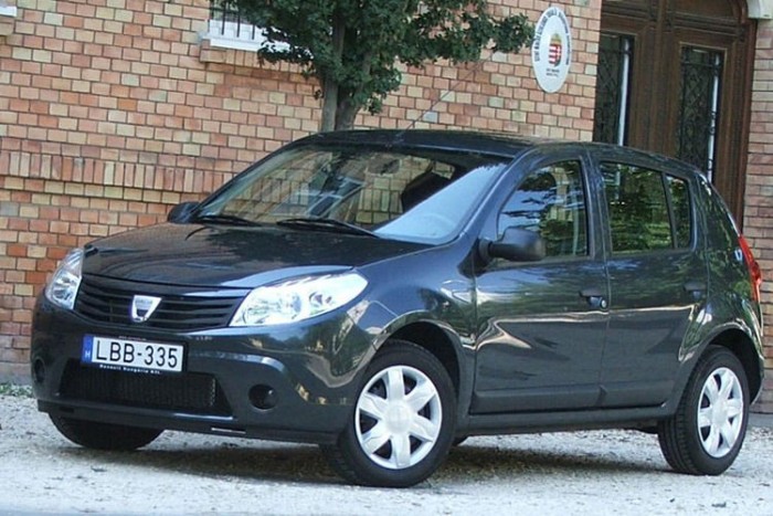 Teszt: a legolcsóbb magyar autó 9 | Vezess Aki kétmilliós új autót vesz itthon, azt nem érdekli, mennyivel nagyobb, erősebb használtat kaphatna helyette. Mert újat és sértetlent akar