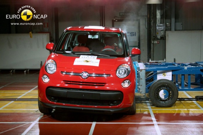 A tavalyi töréstesztek legjobbjai 3 | Vezess A tavaly vizsgált 36 autóból mazsolázta ki azt a nyolcat az Euro NCAP, amelyek minden teszttípusban kiemelkedőt nyújtottak.