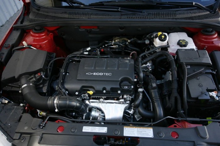 Nem brillírozik, de derék szolgáló az 1,4 literes, turbófeltöltős motor