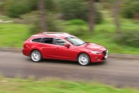 Új Mazda6: a Passat ráncos vénség mellette 113