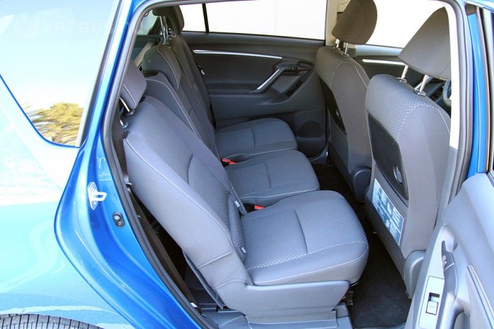 Előre-hátra tologatható a második üéssor