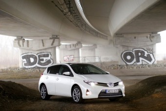 Auris Hybrid - A Golf japán kihívója?