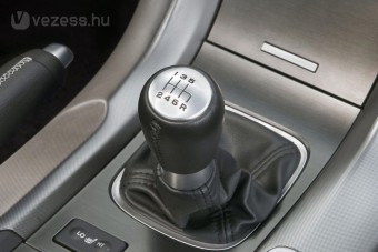 Pórul jártak a balfék autótolvajok