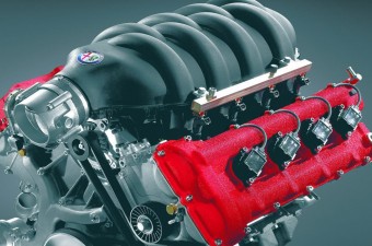 Ferrari-motoros Alfák jönnek