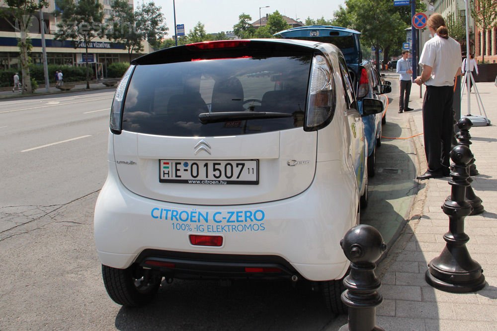 2-3 liter benzin árából tesz meg 100 kilométert a C-Zero és két testvére