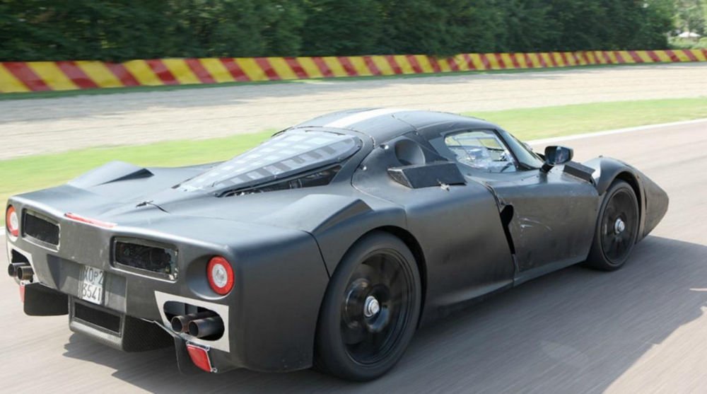 950 lóerős az új szuper Ferrari 4