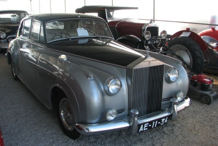 Ezek most a magyarok kedvenc használt autói 4 Rolls-Royce Silver Cloud, '57-ből, patyolat állapotban, 10,5 millió forintért