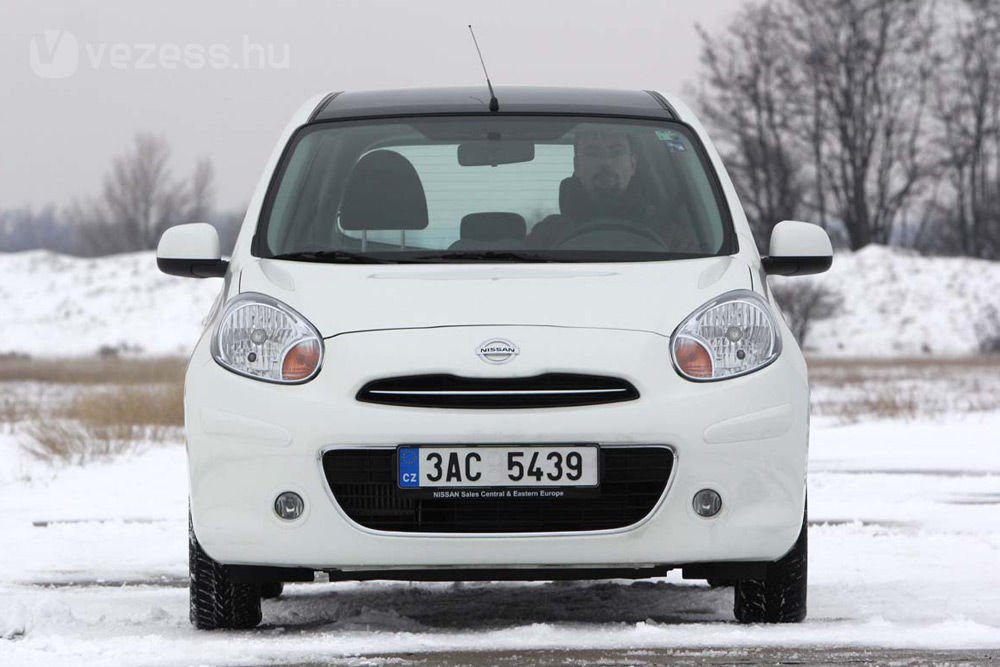 A Nissan Micra. Kompresszoros motorja egyedülálló érdekesség a kommersz kisautók mezőnyében, de gyakorlati haszna nem nagyon van a forgalomban. Viszont meglepően tágas!