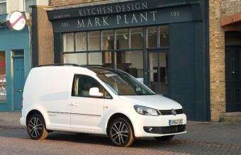 Limitált Caddy-vel ünnepel a Volkswagen