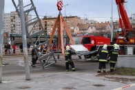 Látványos fotók budai gigadugó okáról 20