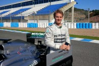 F1: Pályán az új Mercedes 21