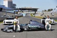 F1: Pályán az új Mercedes 19