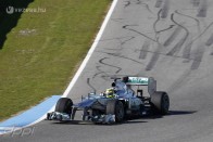 F1: Pályán az új Mercedes 29