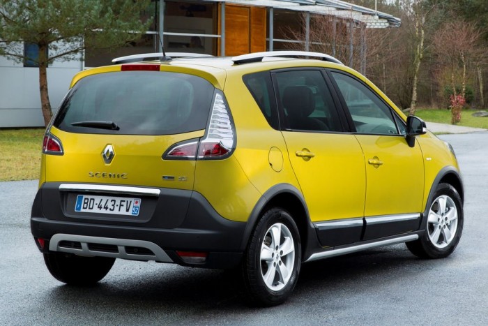 Terepre indul a Renault Scénic 7