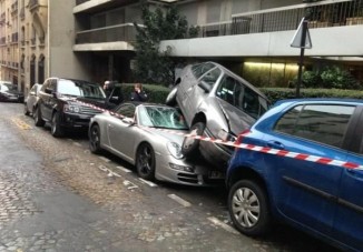 Kicsi a rakás, Porschét kíván