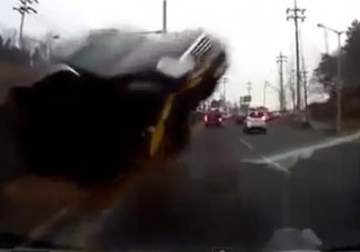 Filmbe illő brutális autóbaleset  Koreában