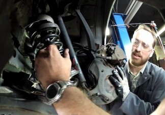 A rugóban gyilkos feszültség rejtőzik