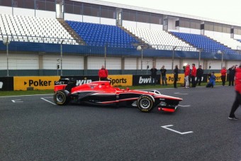 F1: A Marussia is kitolta az autót