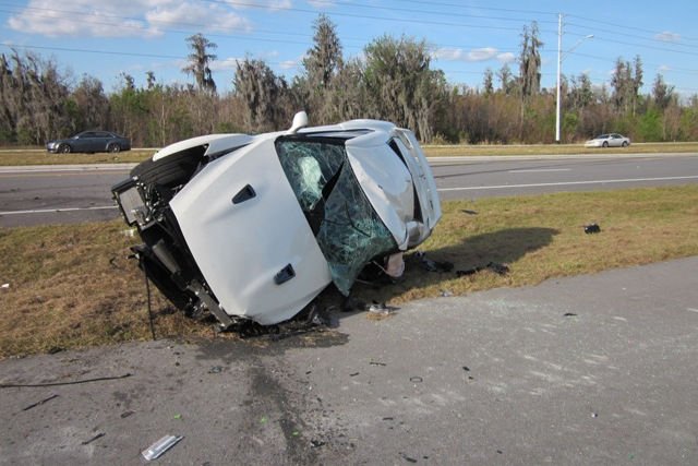 Nagyságrendekkel jobb állapotban úszta meg a Nissan, hát még az utasa