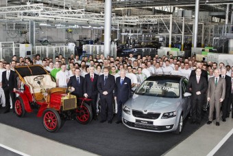 Tizenötmillió Škoda az utakon