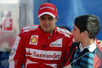 F1: A Ferrari lenyomta a mezőnyt