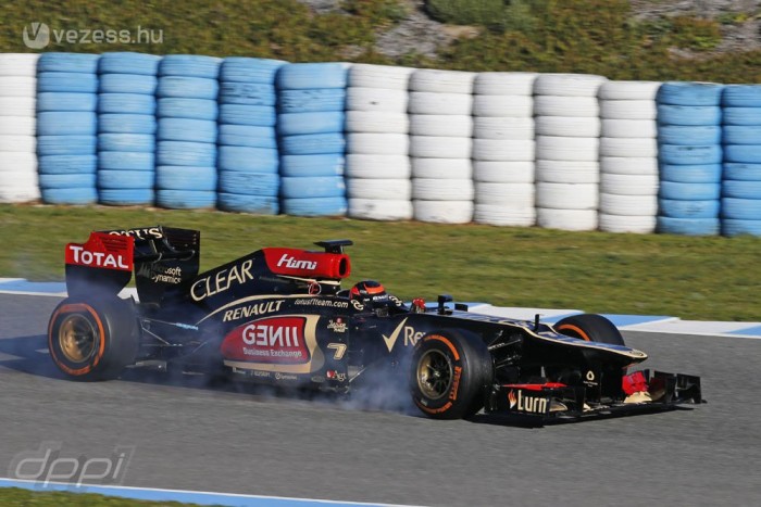 F1: A Ferrari lenyomta a mezőnyt 7