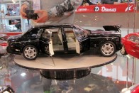 Kyosho Rolls-Royce Phantom igazán tekintélyt parancsoló darab