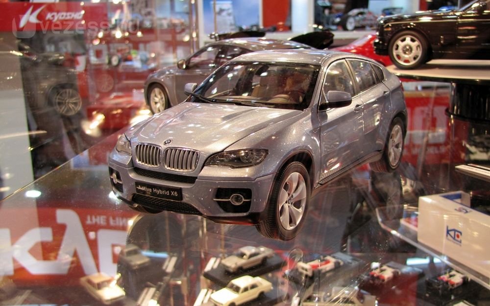 Kyosho BMW ActiveHybrid X6